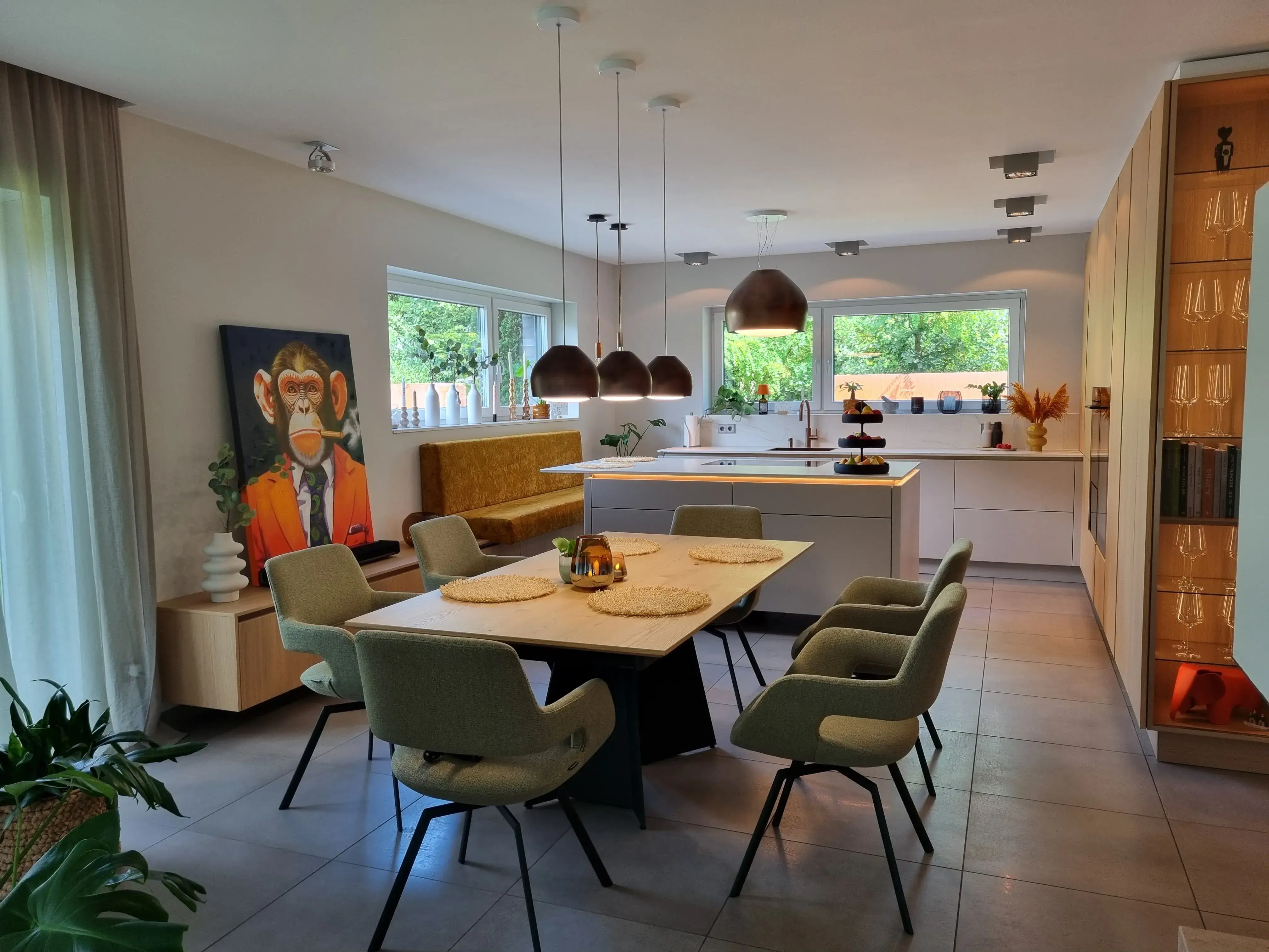 Küche mit Holz und Sand